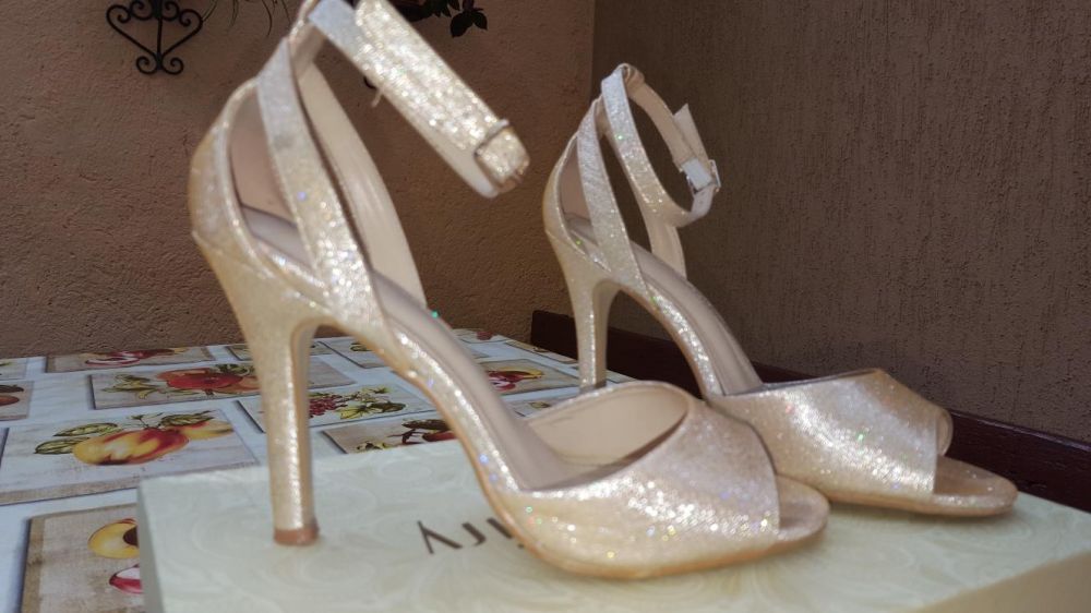 Sandale aurii ocazie, 35