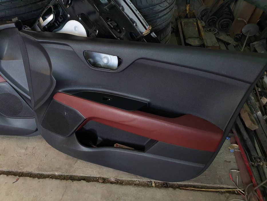 Kia Rio GT кожен салон