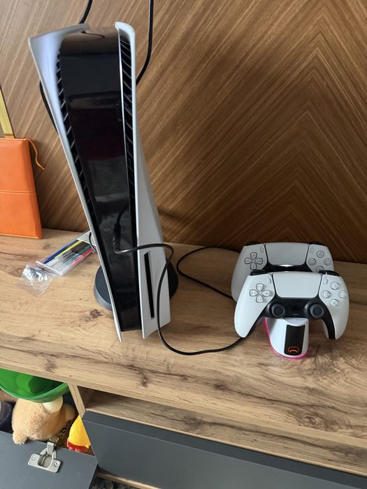 Sony play station 5 с играми два джостика