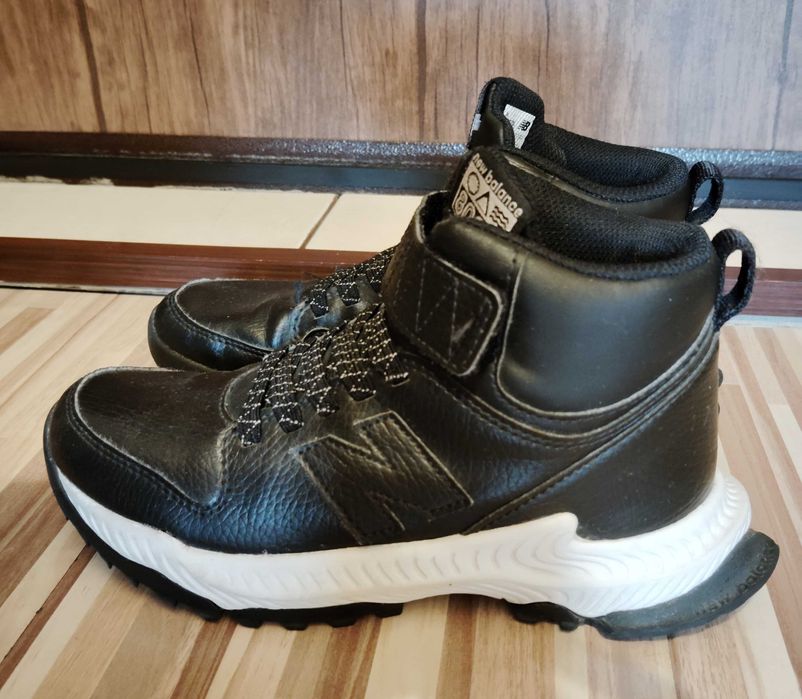 Детски боти New Balance