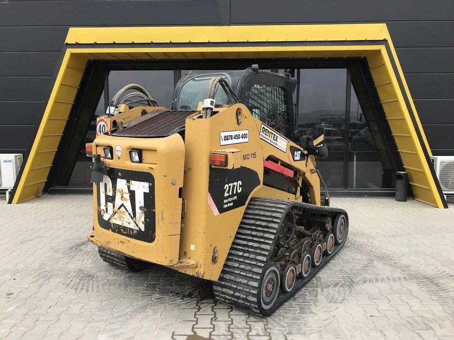 Мини челни товарачи Cat 277C 4200кг.