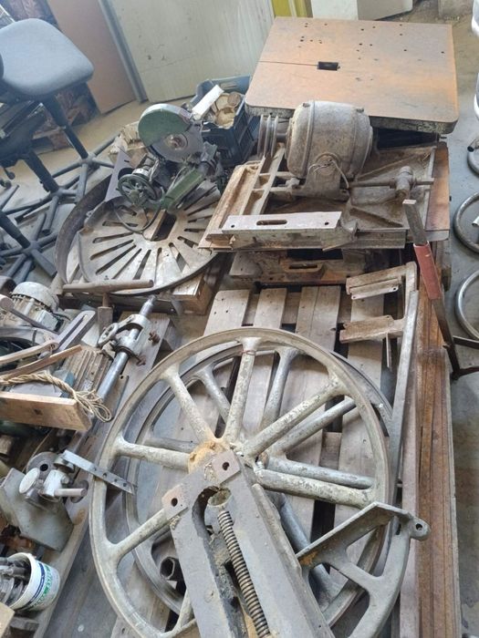 Дърводелски чугунени машини - фреза , банцинг и планя