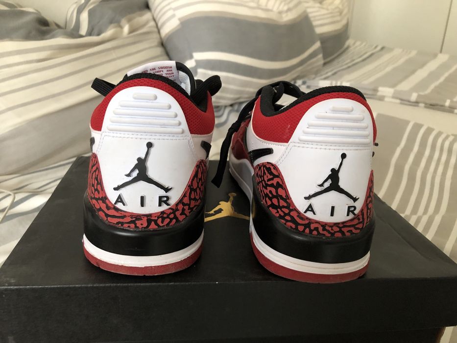 Jordan Legacy 312 low червени