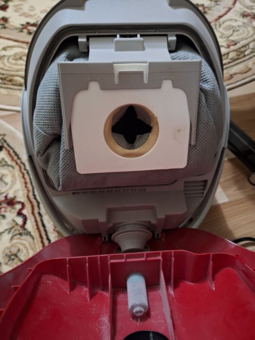Vând aspirator Samsung Easy