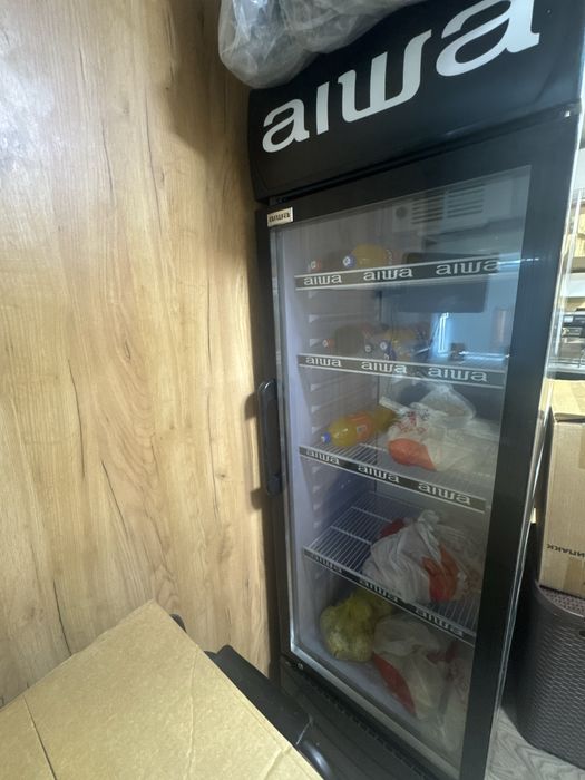 Продается холодильник витринный AIWA