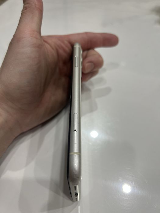 Продам айфон 11 рабочий