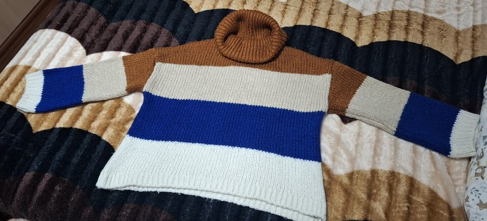 Pulover Stradivarius