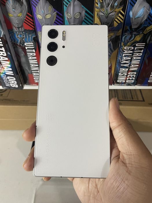 Red magic 9 pro 16+12 |512 gb