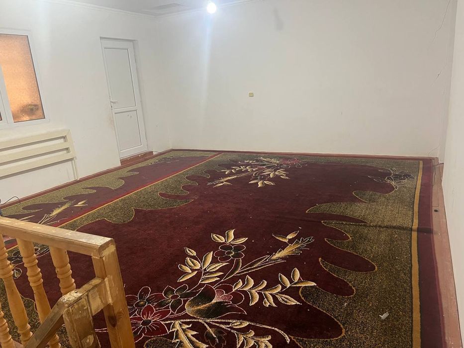 2 qavatli  olti xonali uy sotiladi