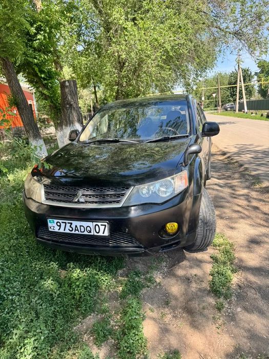 Mitsubishi Outlender XL