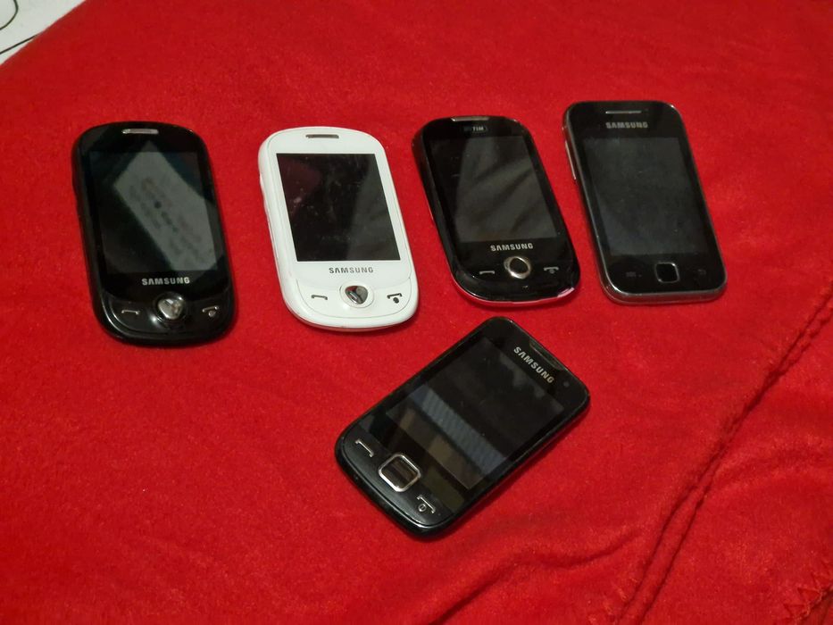 Telefon cu touchscreen perfect funcțional