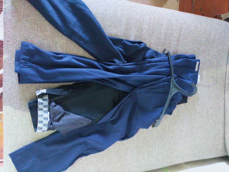 Продам костюм тройку