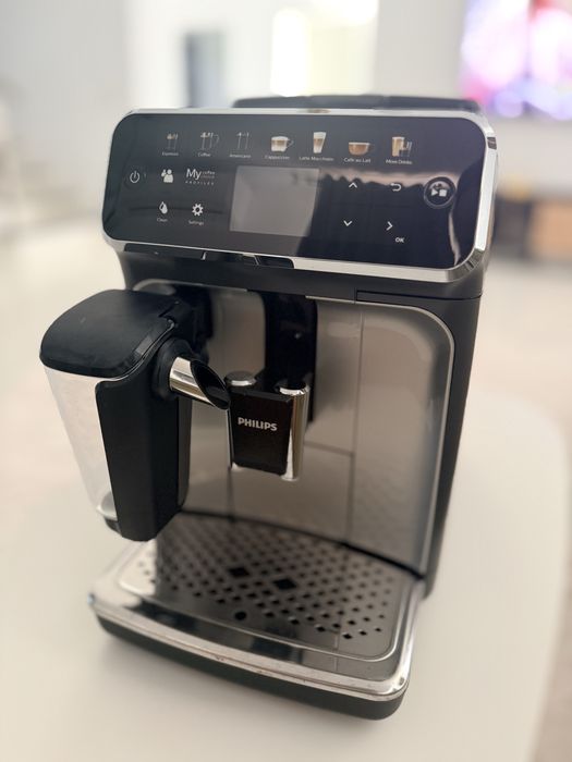 Expressor Philips 5400 latte go