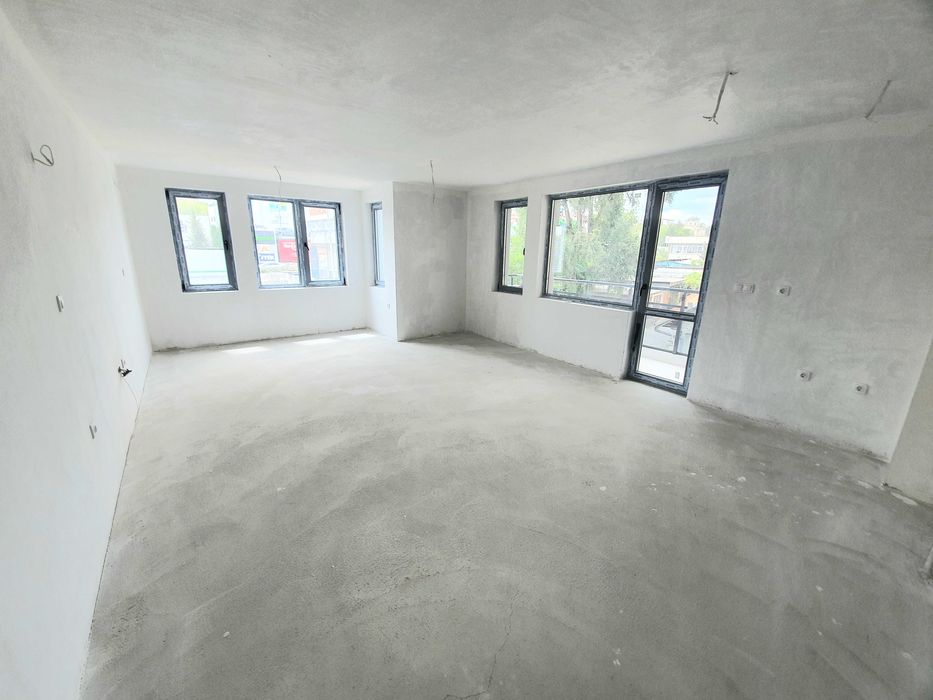 Продава се Тристаен апартамент в Велико Търново, Център - 118 кв.м за 1145 €/кв.м - Снимка #2