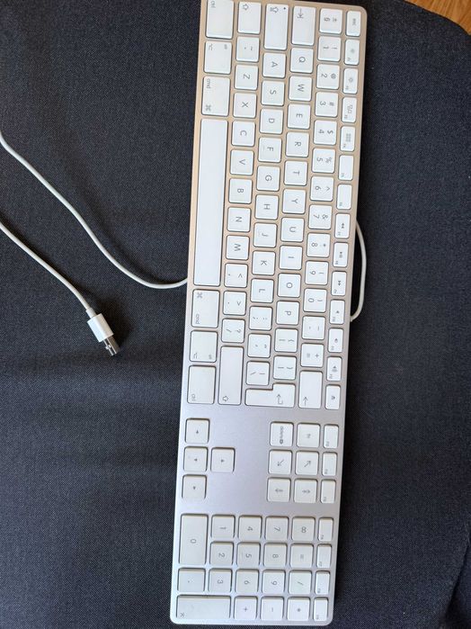 Tastatura Apple mb110z/b, USB