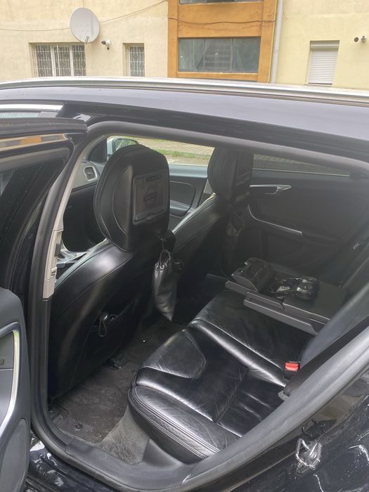 Volvo v60 summum 2011 2.0 D3