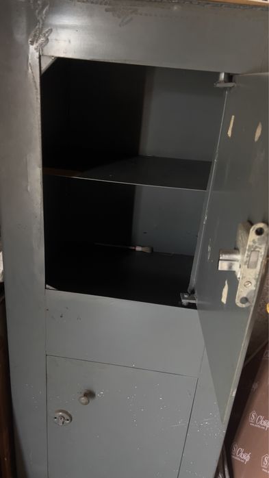 Продам сейф двухуровней