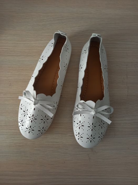 Аёллар оёк кийими