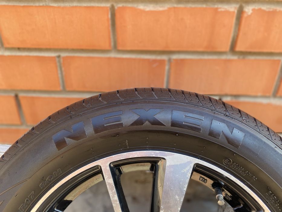 Продам комплект шин