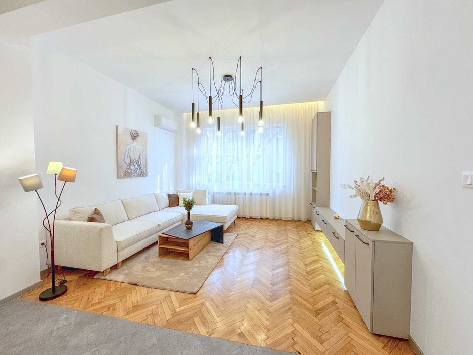 Тристаен апартамент в Центъра