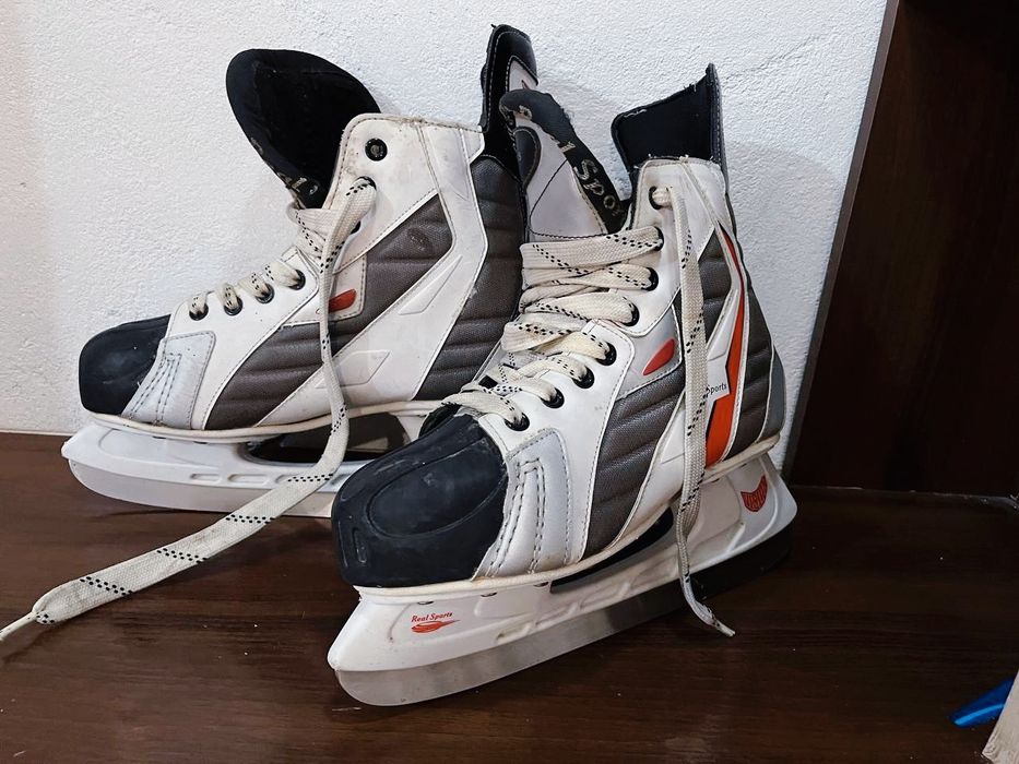 Коньки 42размер 12.000 торг