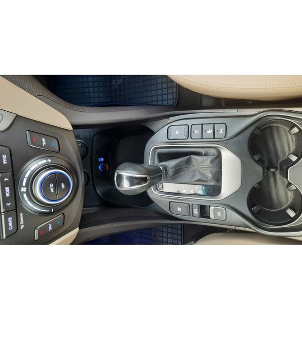 Hyundai Grand Santa Fe