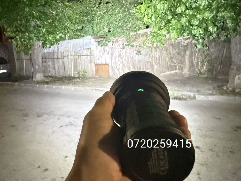Lanterna Profesionala de mare putere cu 55 LED-uri, 8000 de lumeni!