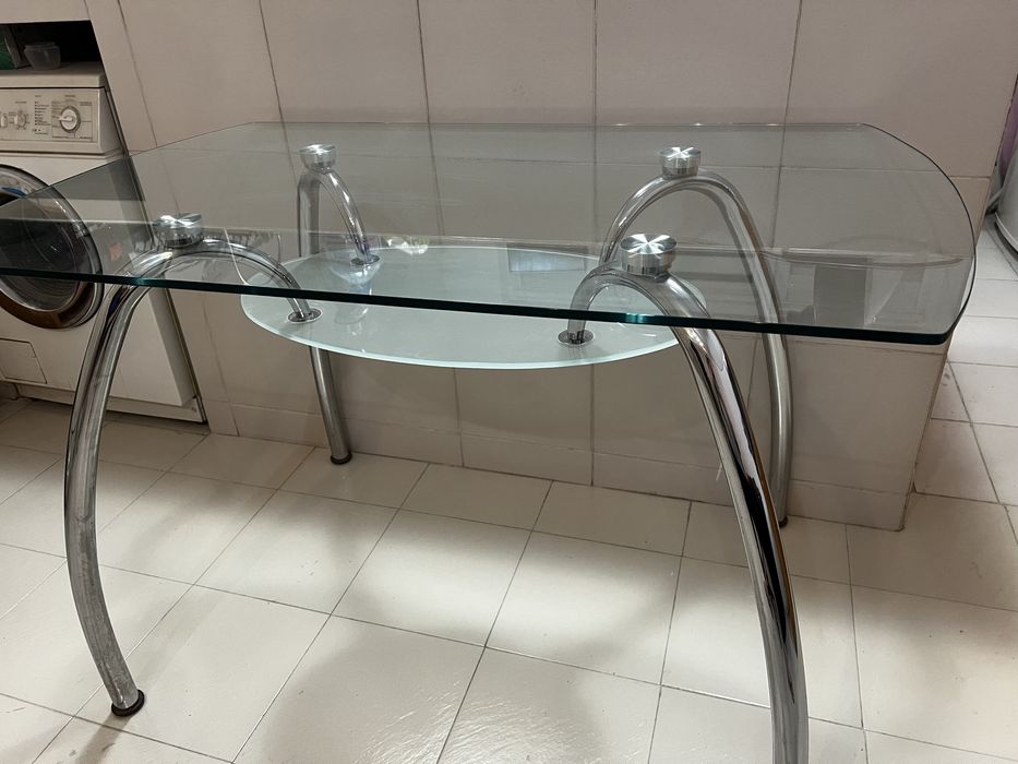 Стъклени маси
