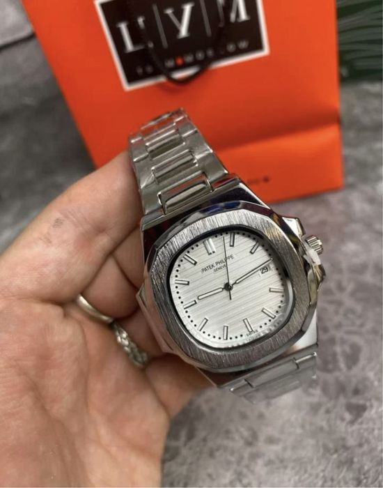 Наручные часы Patek Philippe Nautilus 5711