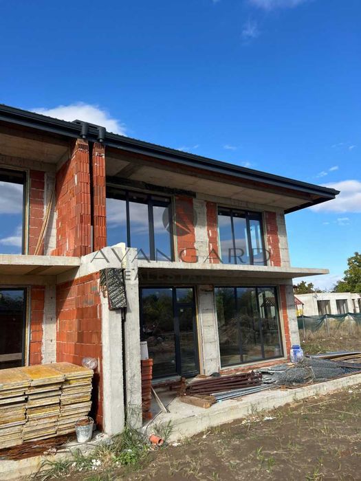 оф.24210 Две къщи близнак с акт 14/ Беломорски