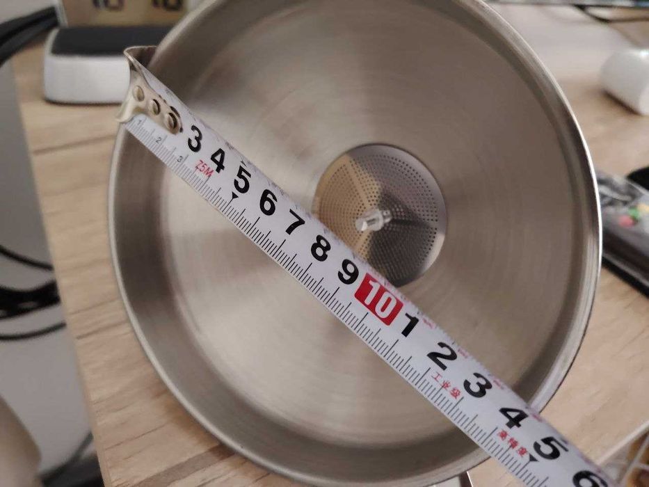 пара воронок 14см и 10см
со сьёмными ситами
sus 304 нерж 2штуки