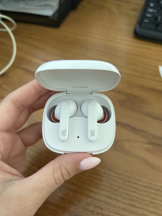 Слушалки JBL LIVE PRO2