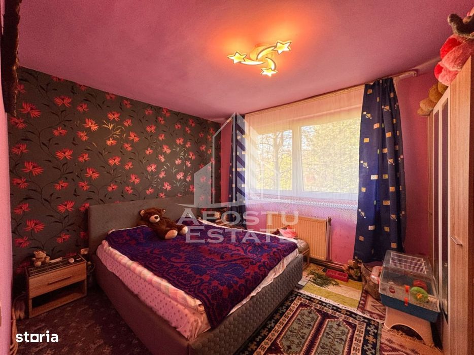Apartament cu 2 camere, 44mp, etaj 1, anvelopat, zona Garii, Hunedoara