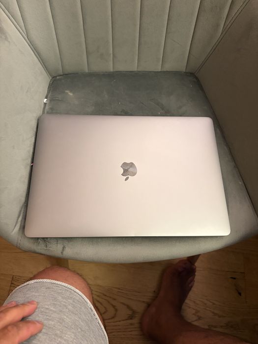 Macbook Pro 16” 2019 i9 1TB