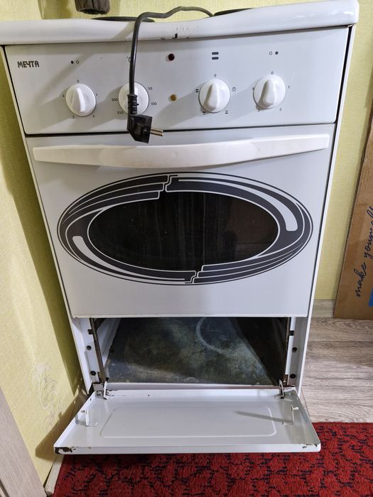 Продам электроплиту "Мечта "