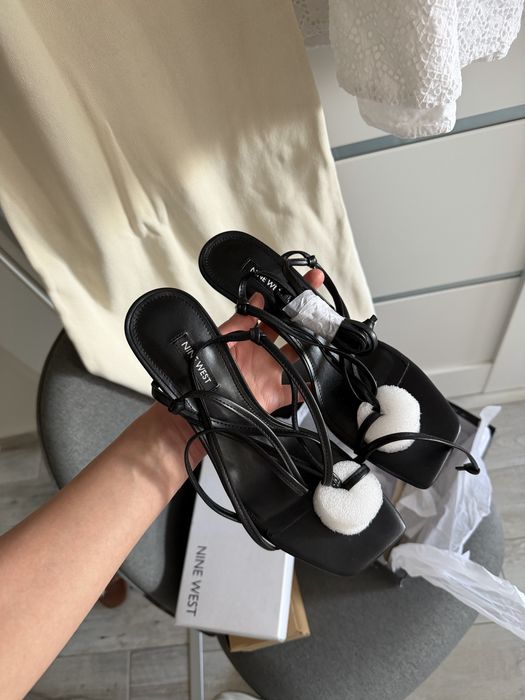 Обувки чехли Mango и сандали на ток Nine West