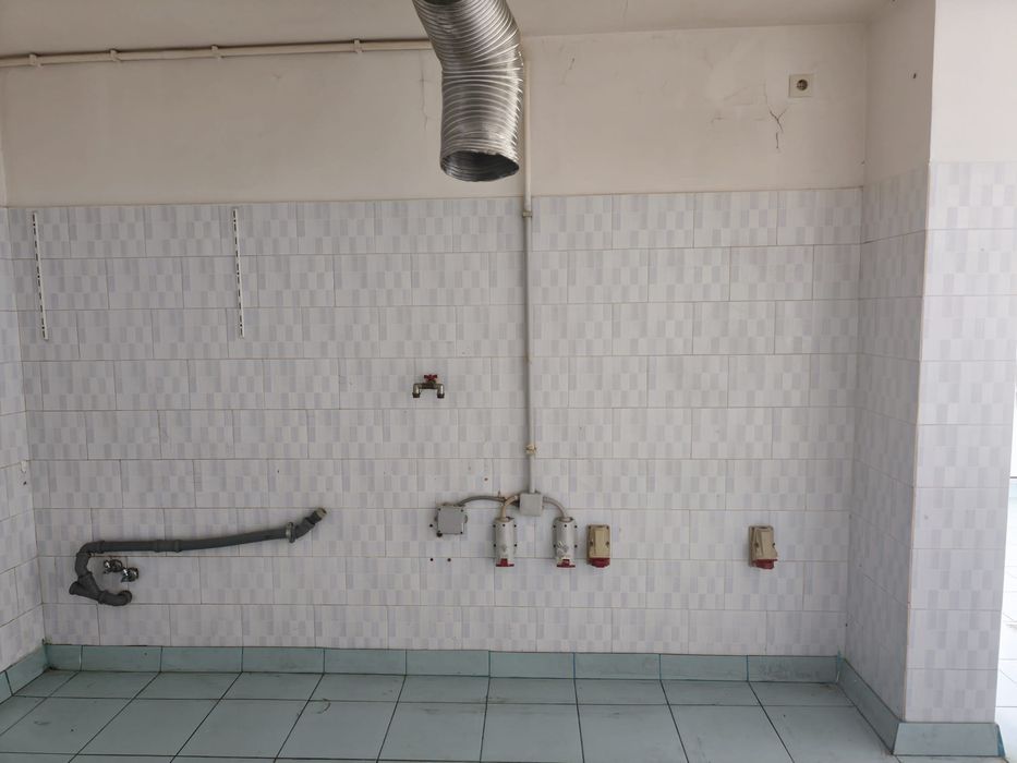 Inchiriez spatiu 110 mp- depozit/ producție/ bucătărie/ atelier- zona Iris