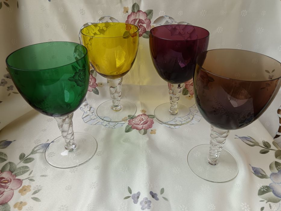 4 бр огромни чаши от цветно стъкло Мурано, всяка по 700 мл