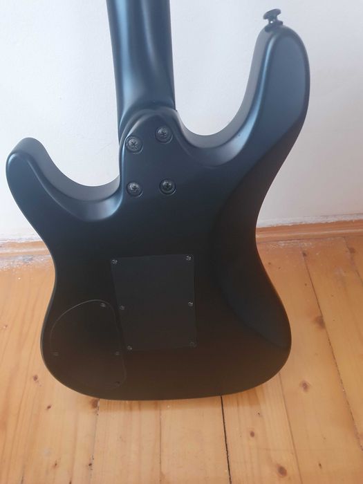 Продавам ел.китара