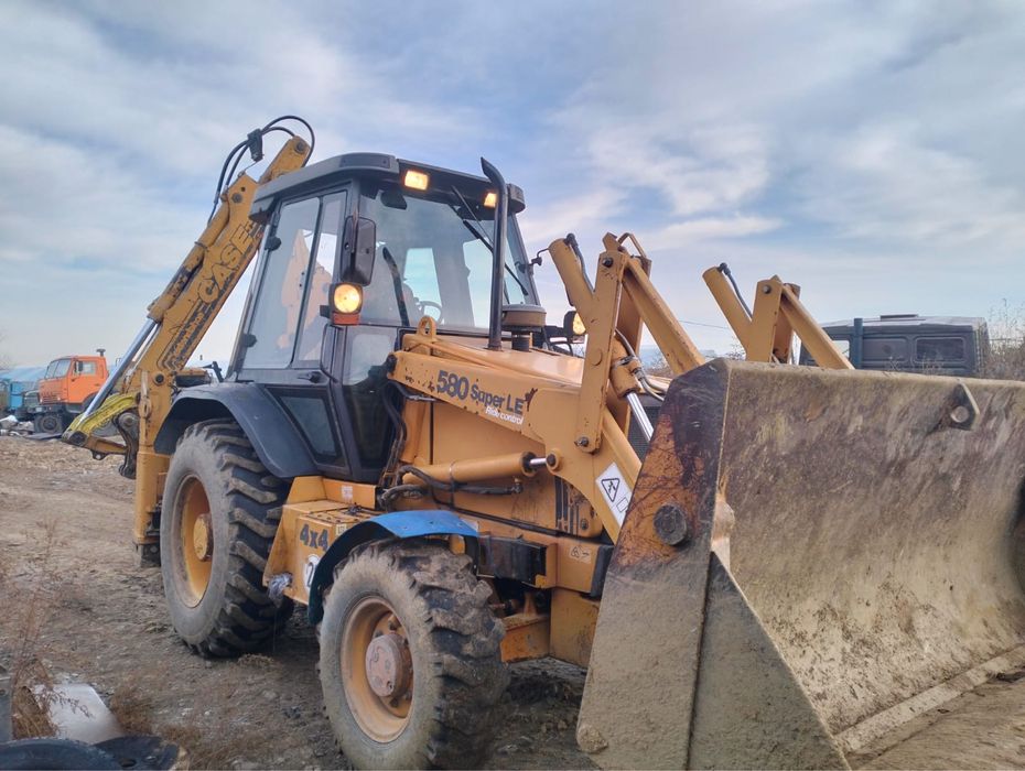 Услуги экскаватора.