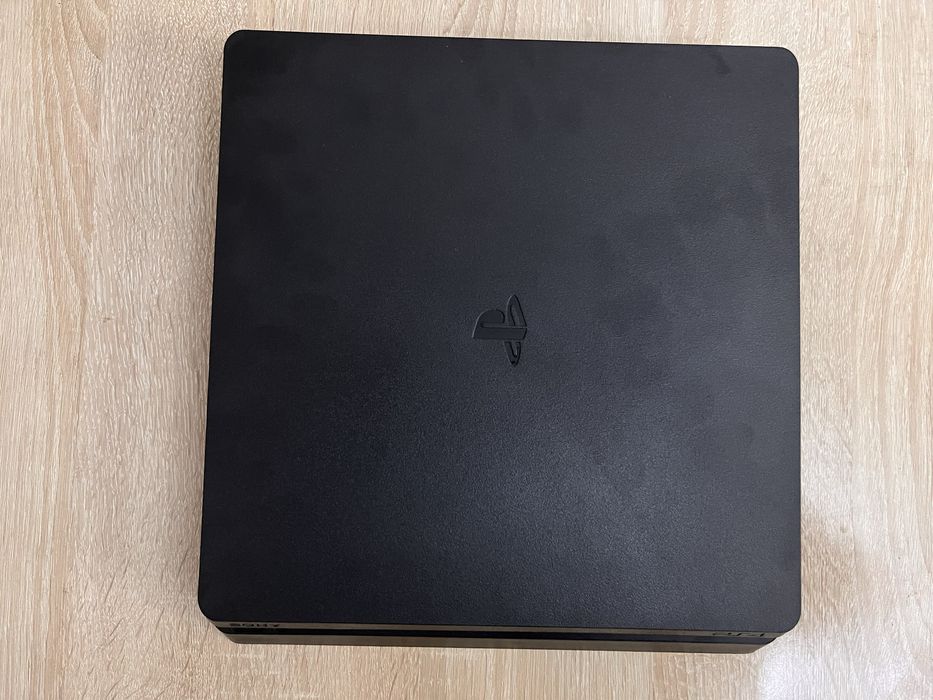 Продам PlayStation 4 Slim (PS4 Slim)