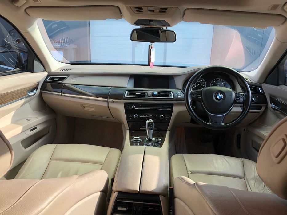 Dezmembrez BMW seria 7 F01 740d biturbo an 2010 N57D30B 306cp