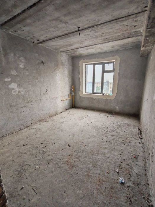 Срочно...Сергели 6 Янги домда.метрога якин 80 квадрат каробка