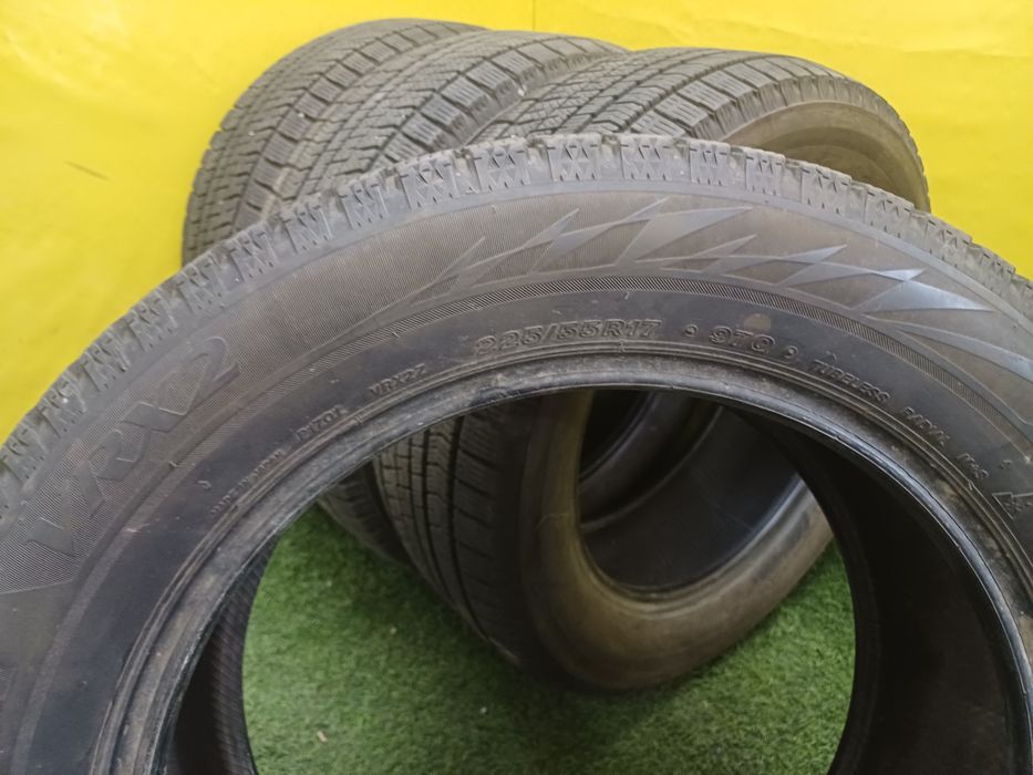 Шины 225 55 R17 BRIDGESTONE комплект