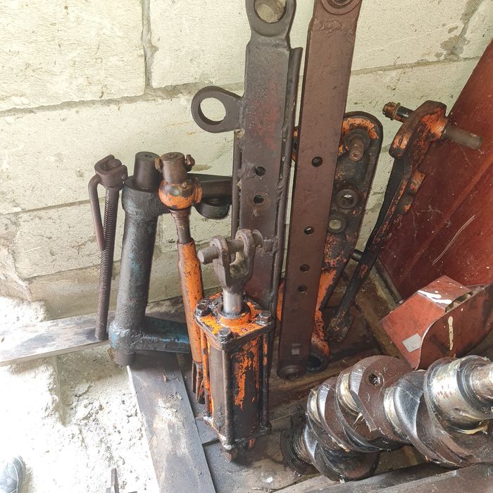 Semanatoare porumb + semanatoare grau