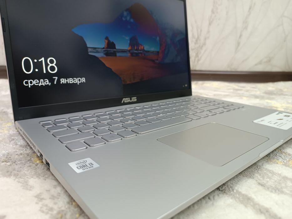 Ноутбук ASUS i3-10thGen + Документы.