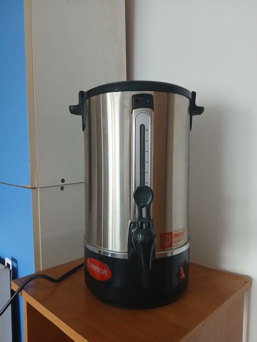 Продам чайник Термопот на 8л