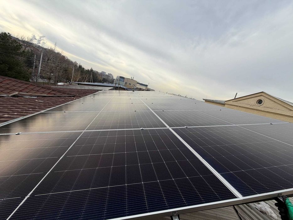 Quyosh panellarini kalit ostida (tayyor holda) professional o'rnatish.