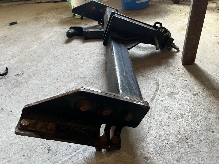 Фаркоп на Toyota hilux