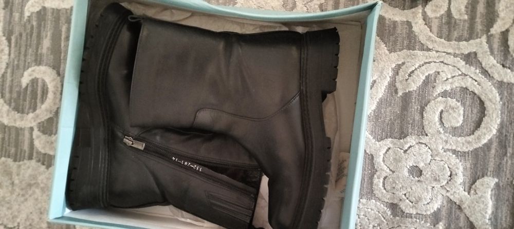 Продам Сапоги кожаные